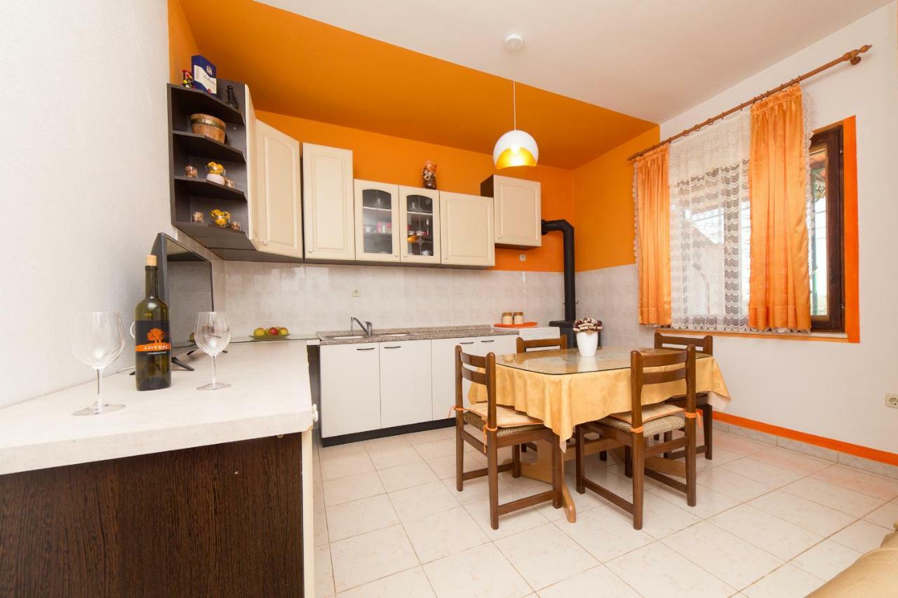 Guest House Pelja Plano Экстерьер фото