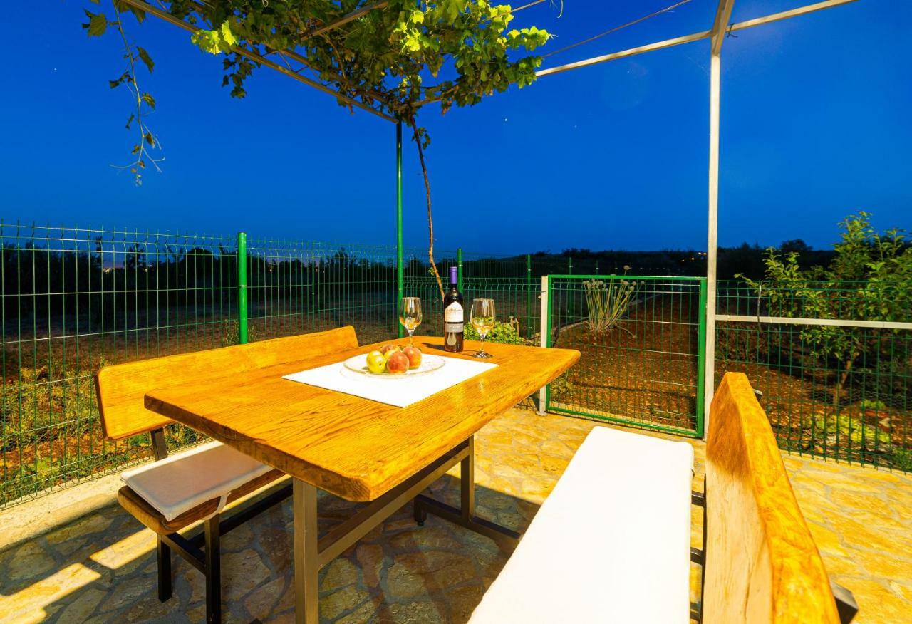 Guest House Pelja Plano Экстерьер фото